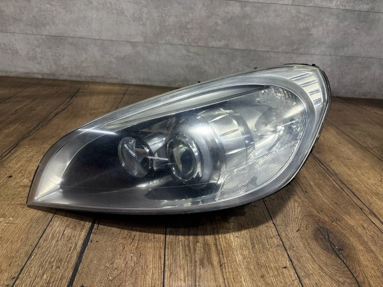 фара левая Volvo S60 2