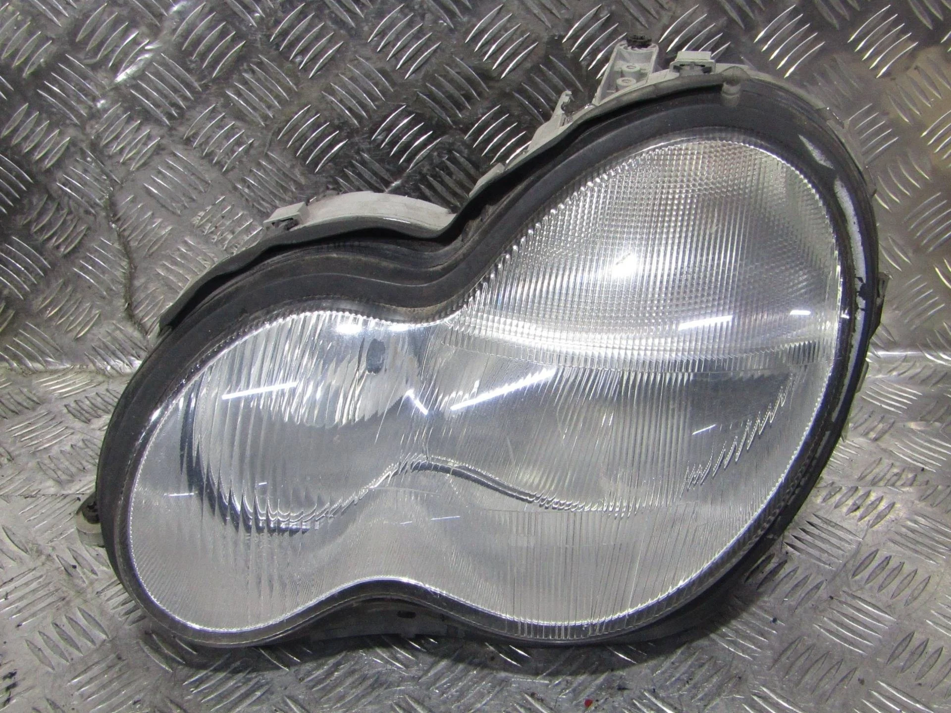 фара левая Mercedes-Benz C W203/S203/CL203