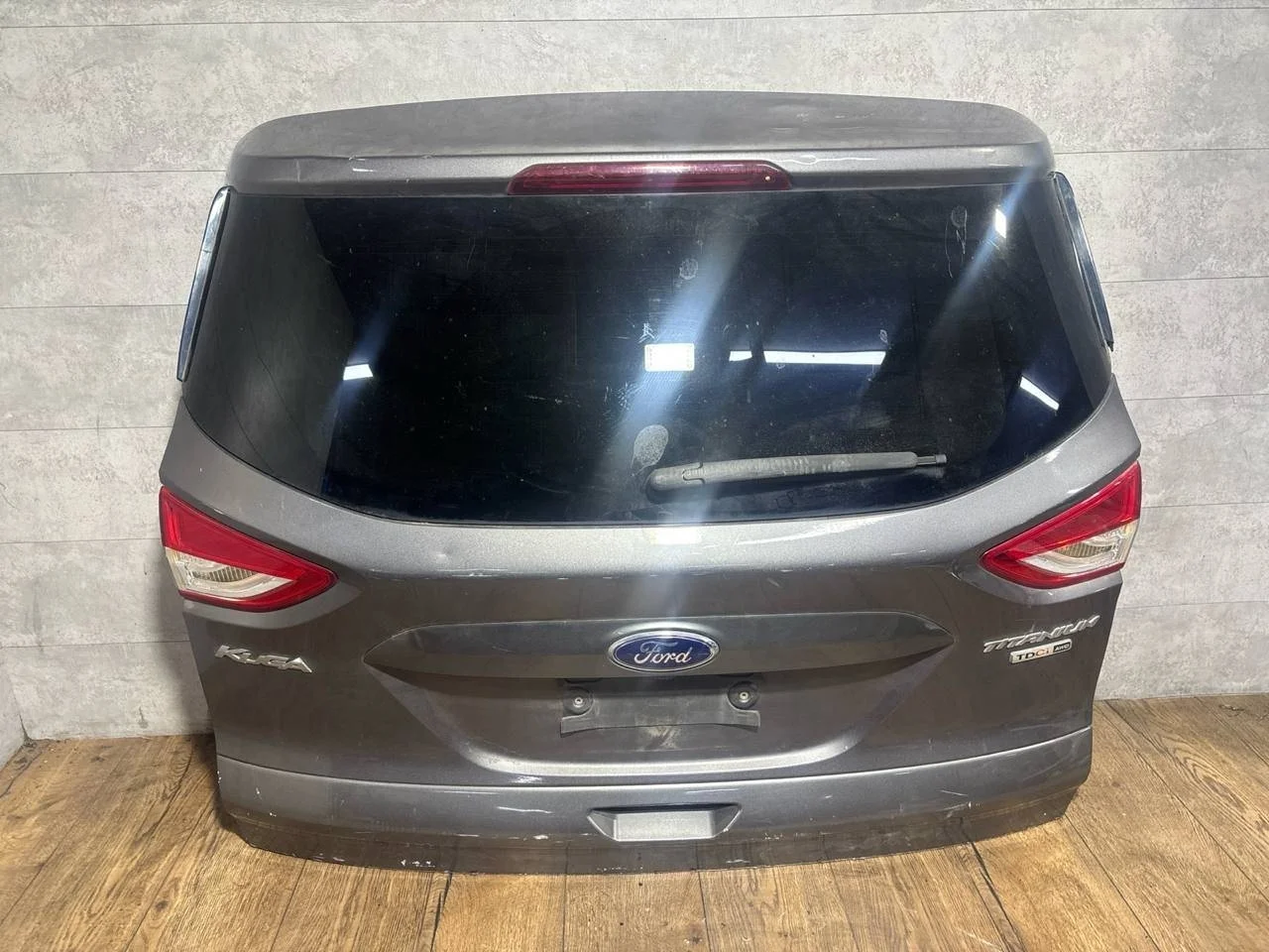крышка (дверь) багажника Ford Kuga 2 CBS  серая