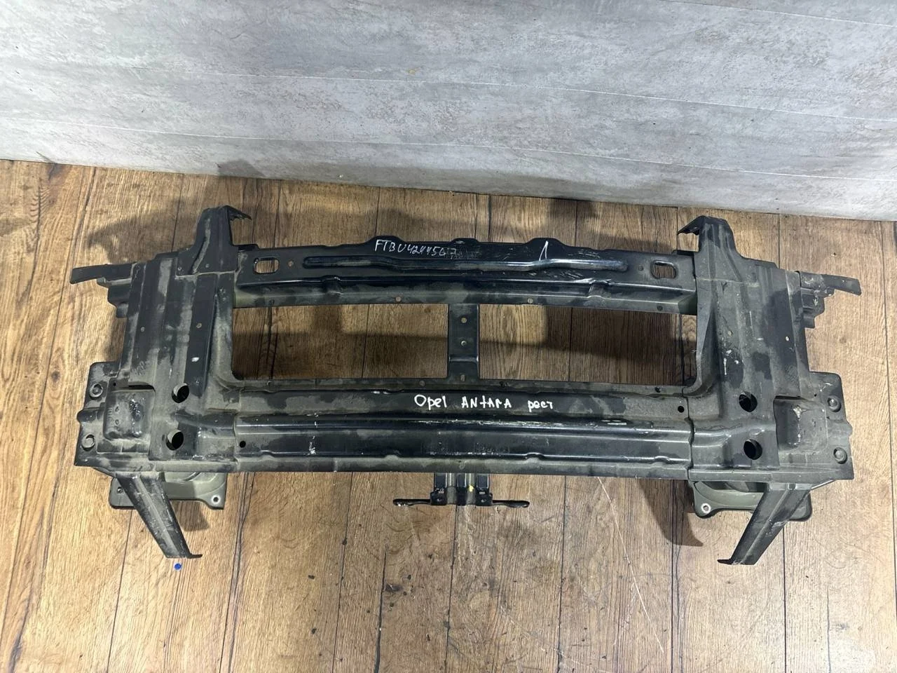 усилитель переднего бампера Opel Antara