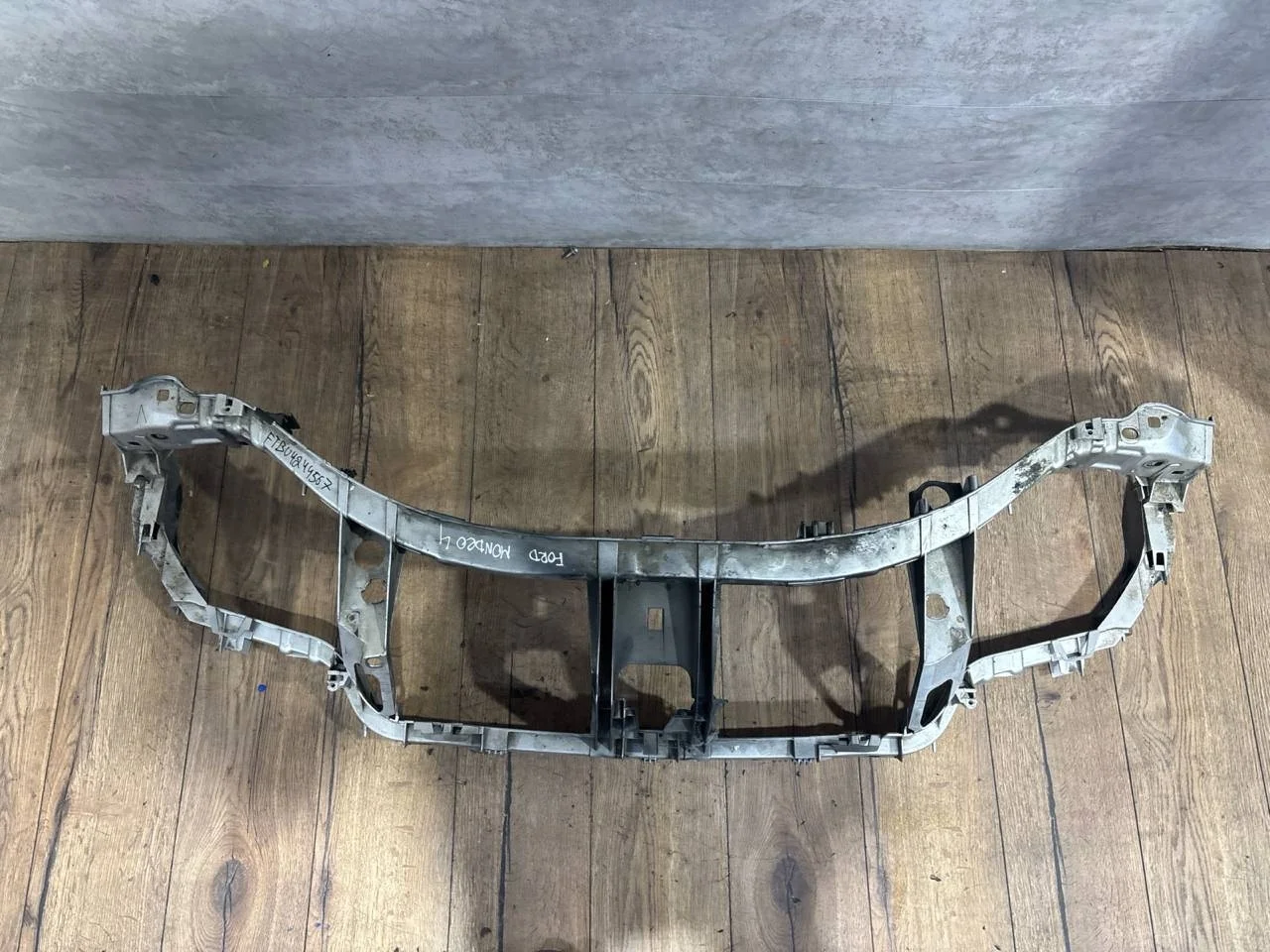 передняя панель (телевизор) Ford Mondeo 4