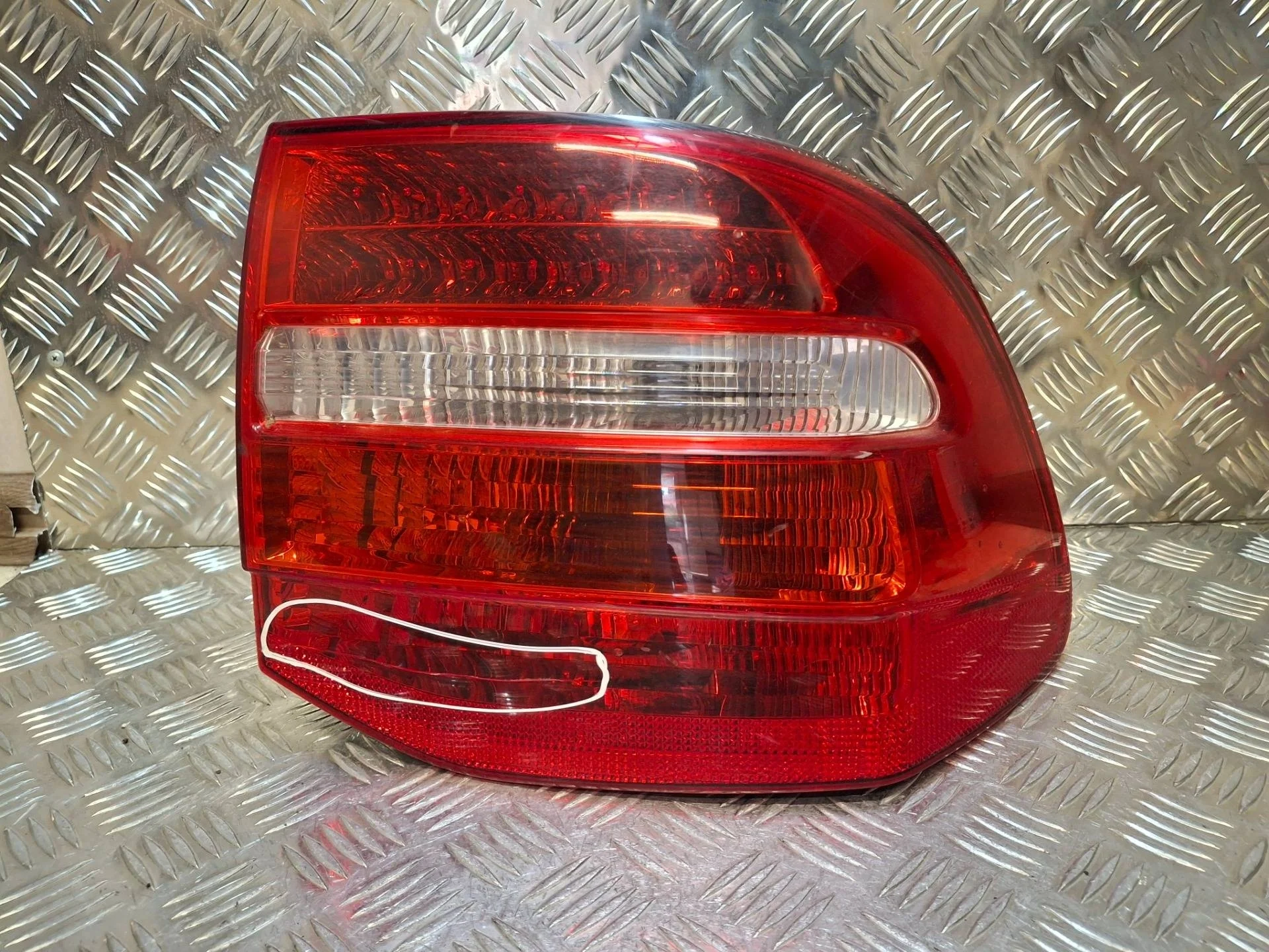 фонарь задний правый Porsche Cayenne 957