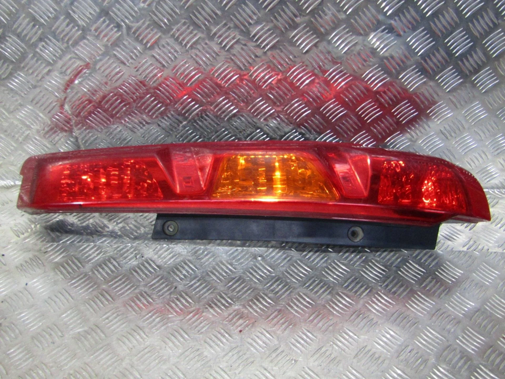 фонарь задний правый Nissan X-Trail T31