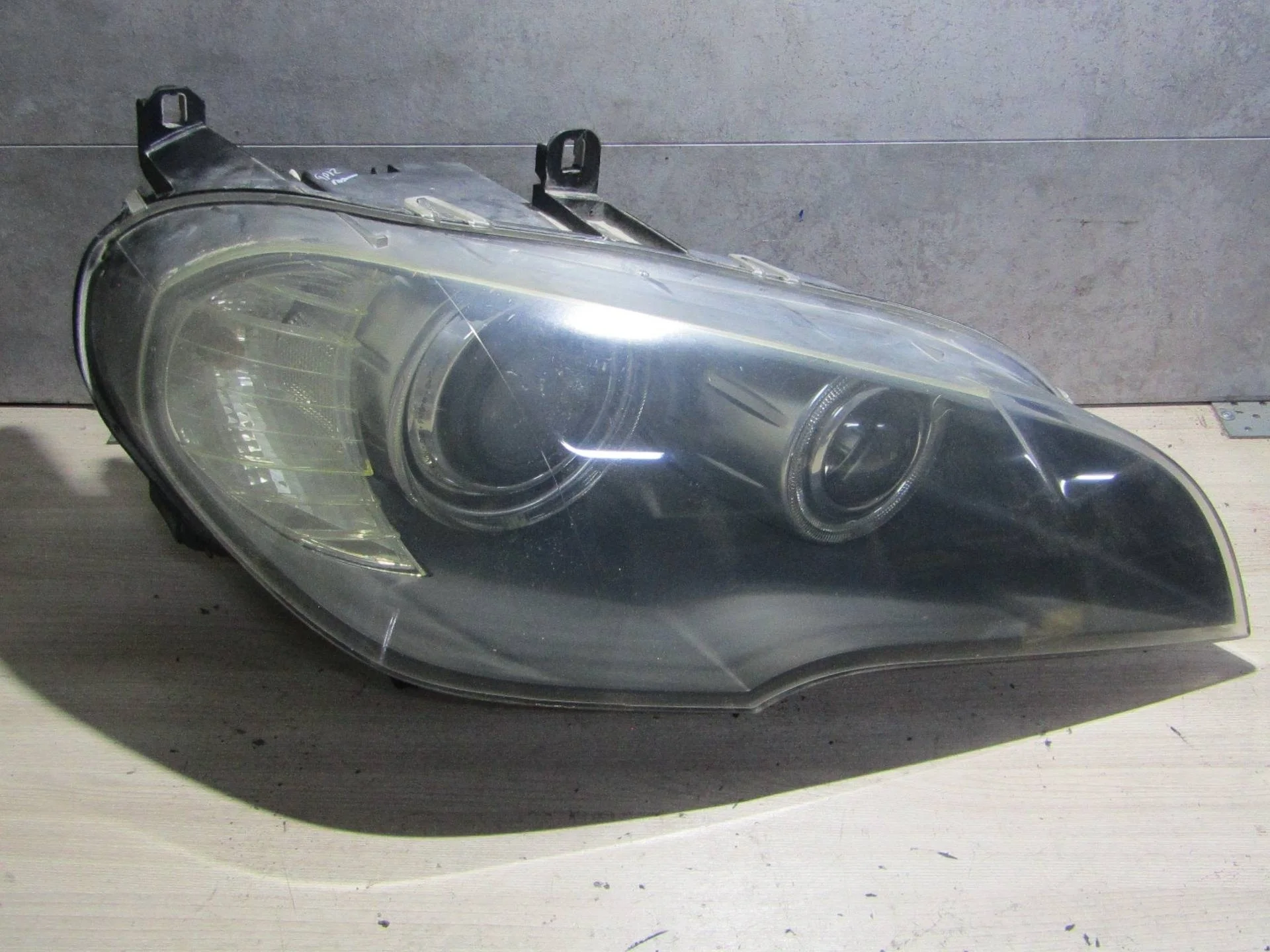 фара правая BMW X5 E70