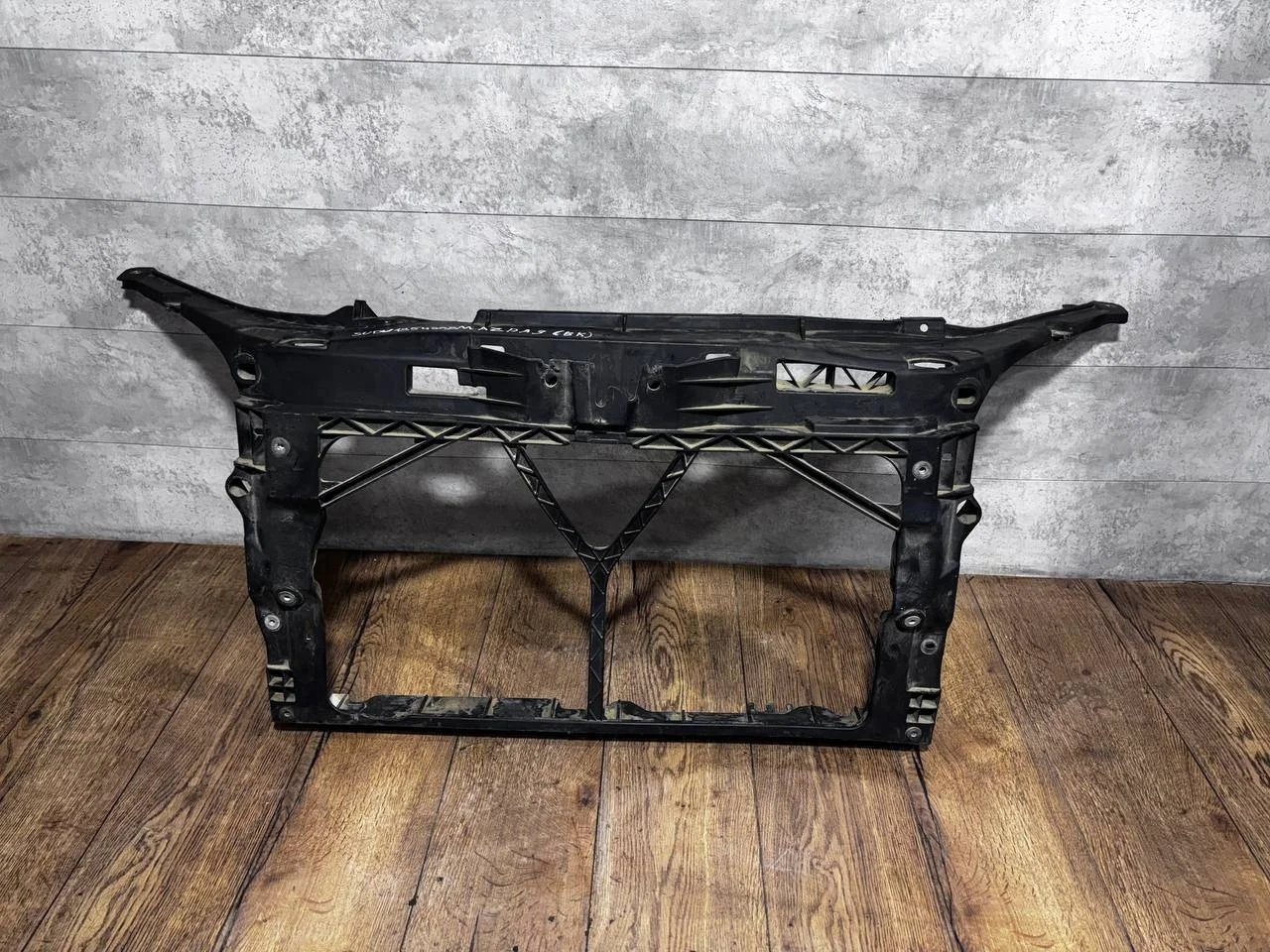 передняя панель (телевизор) Mazda 3 BK BK