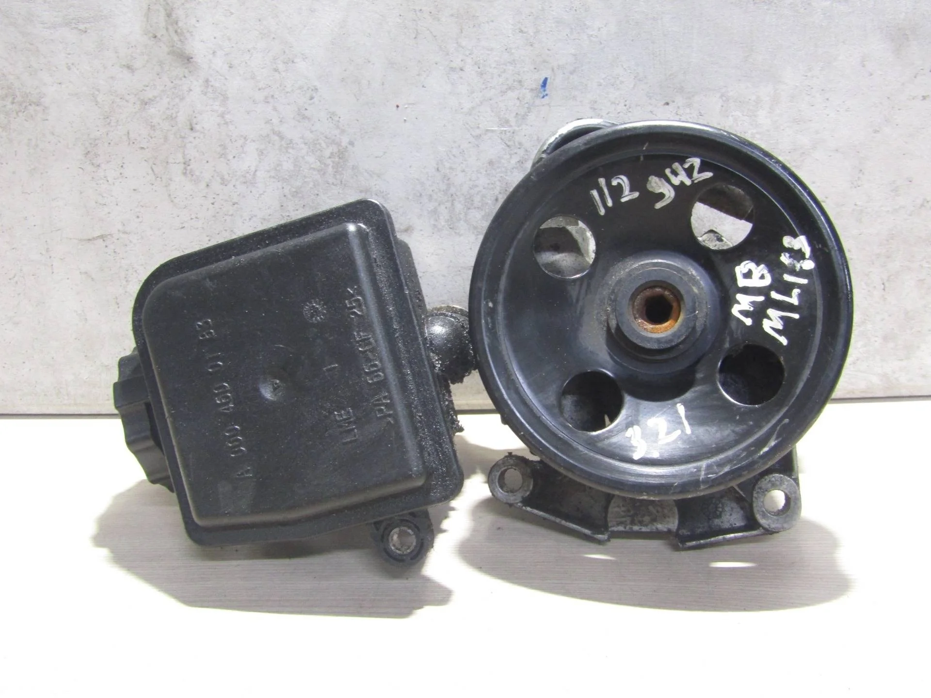 насос гидроусилителя руля Mercedes-Benz M W163