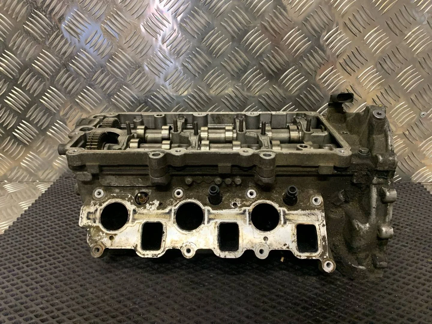 головка блока цилиндров правая Audi A8 D3/4E