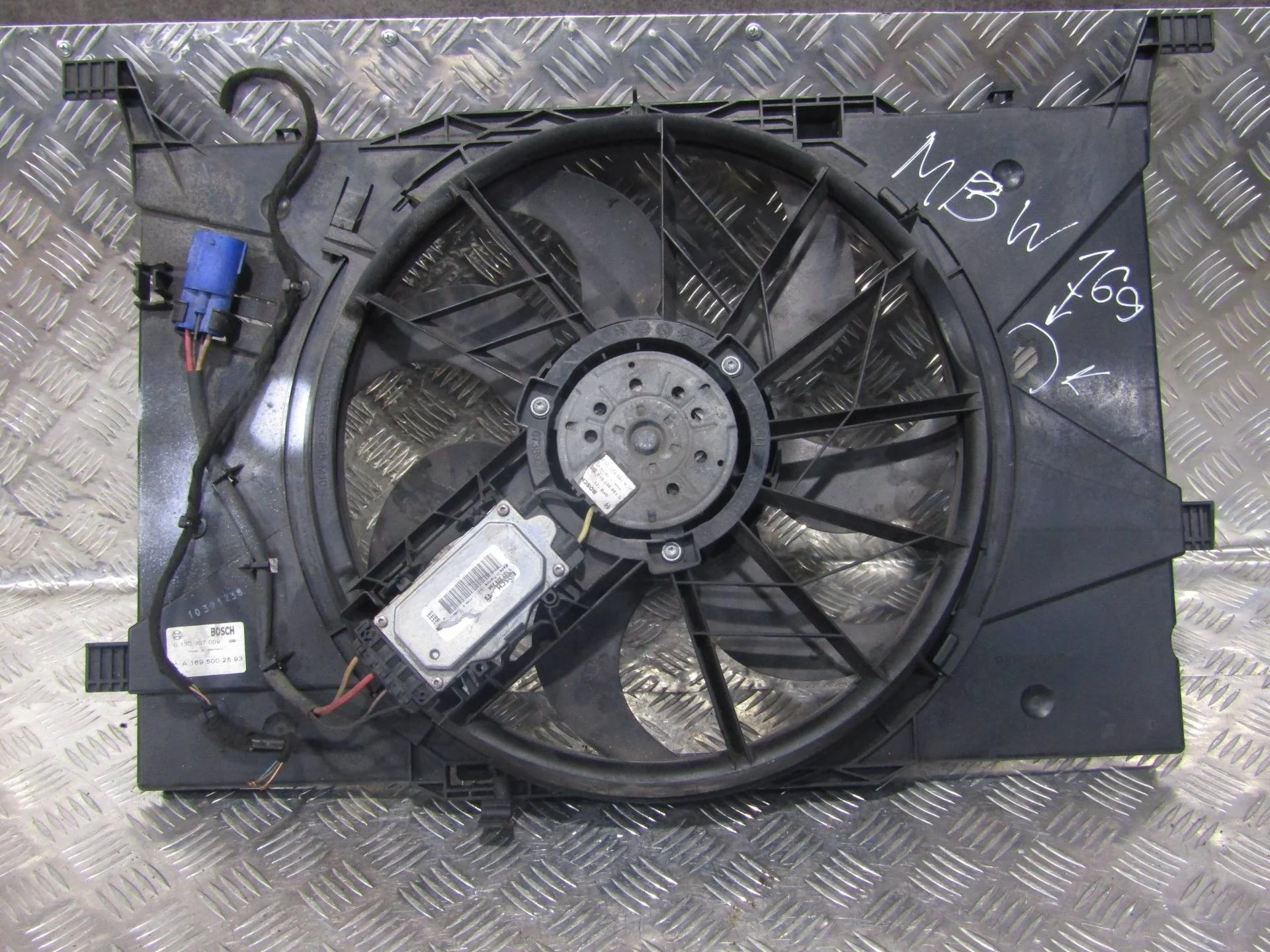 вентилятор охлаждения Mercedes-Benz A W169