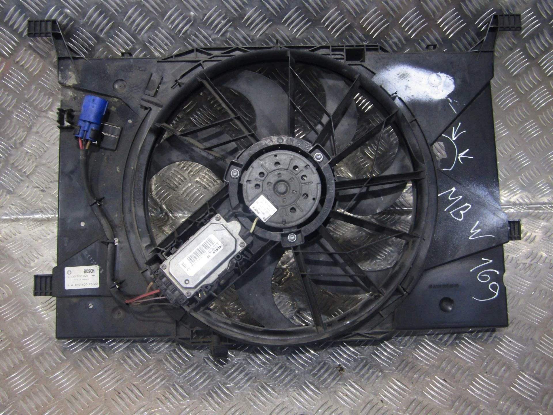 вентилятор охлаждения Mercedes-Benz A W169