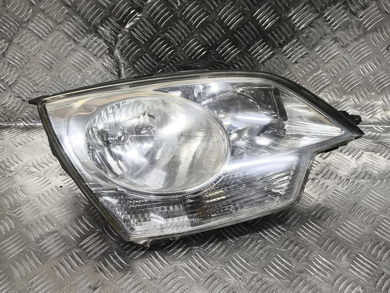 фара правая Opel Antara