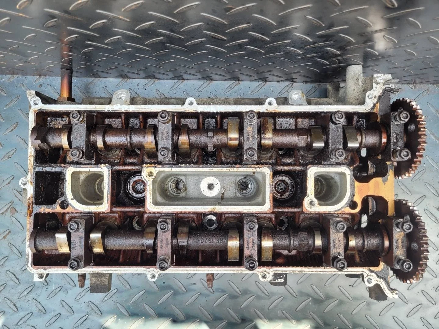 головка блока цилиндров Ford Focus 2