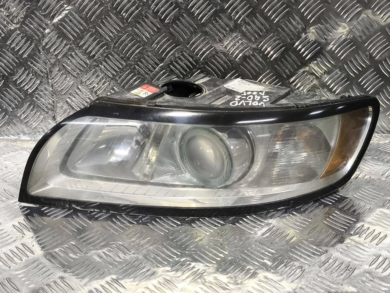 фара левая Volvo S40 2