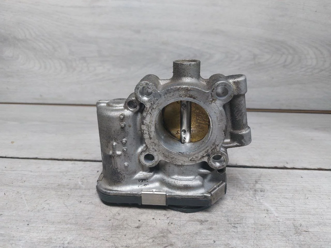 дроссельная заслонка Opel Astra J