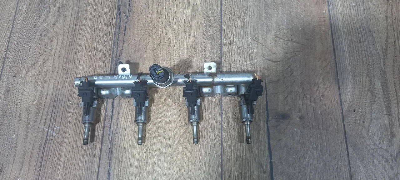 форсунка топливная Peugeot 308 T7