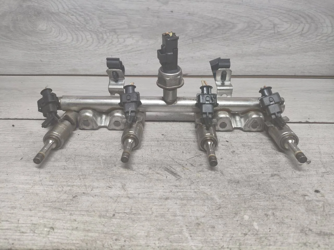 форсунка топливная Peugeot 308 T7