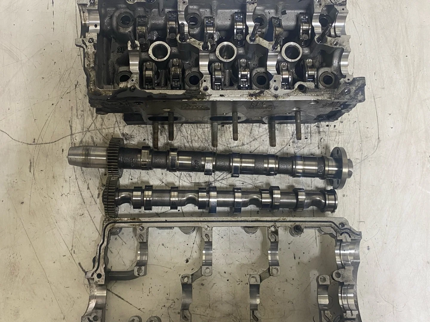 головка блока цилиндров левая Audi A8 D3/4E