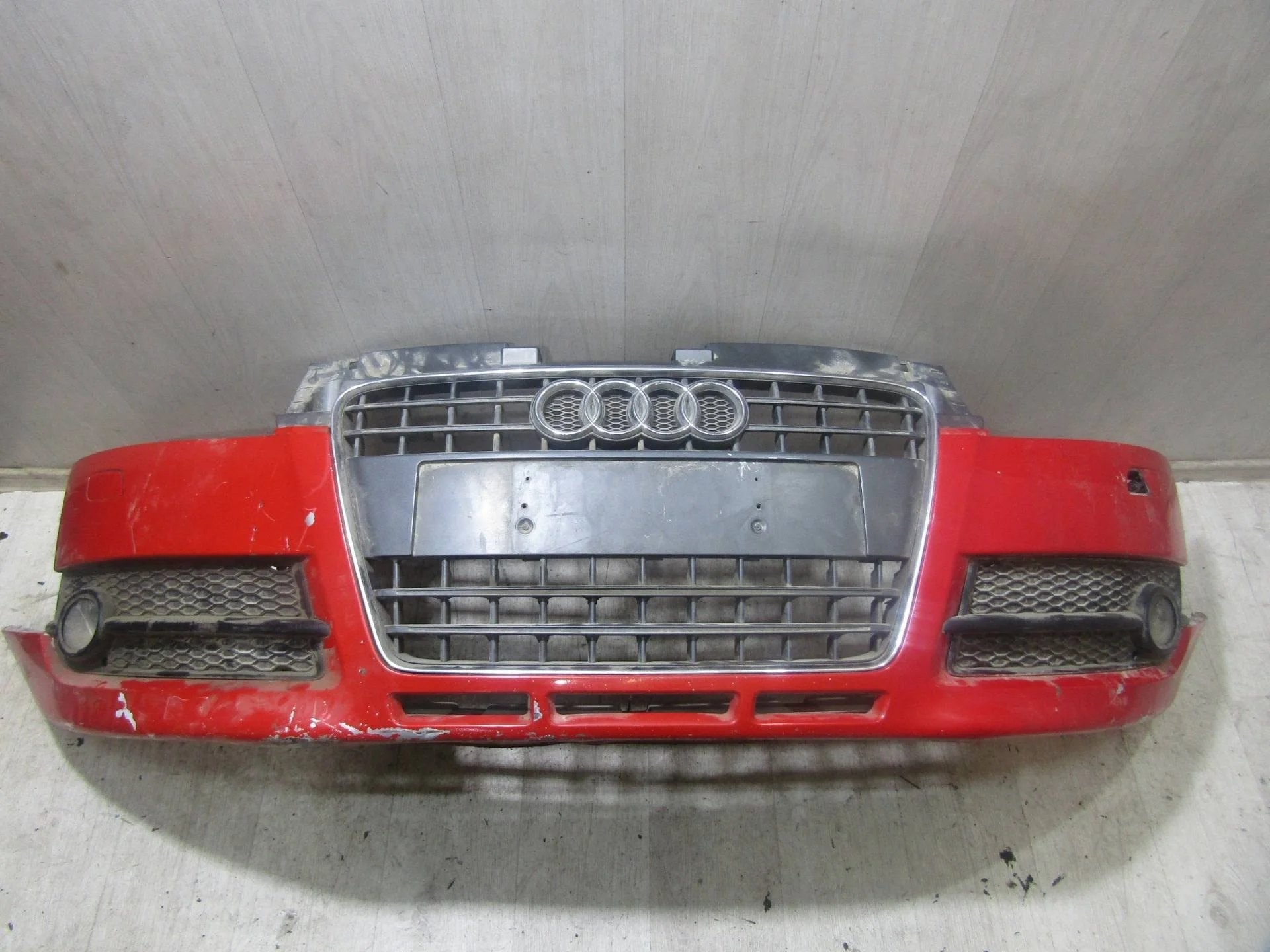 бампер передний Audi TT 8J   Красный