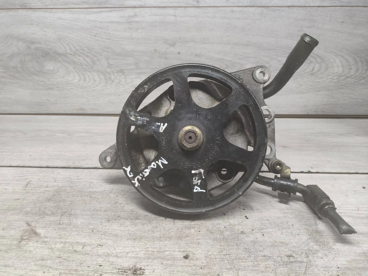 насос гидроусилителя руля Ford Maverick 2