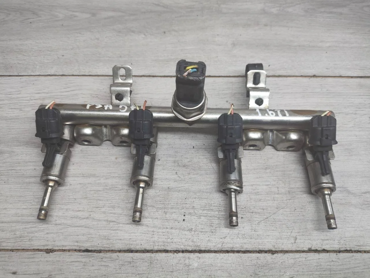 форсунка топливная Peugeot 308 T7