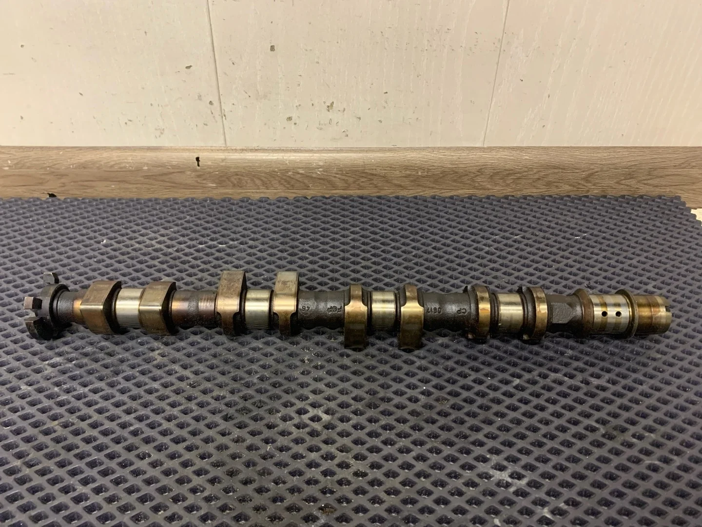 распредвал левый Chevrolet Cruze J300