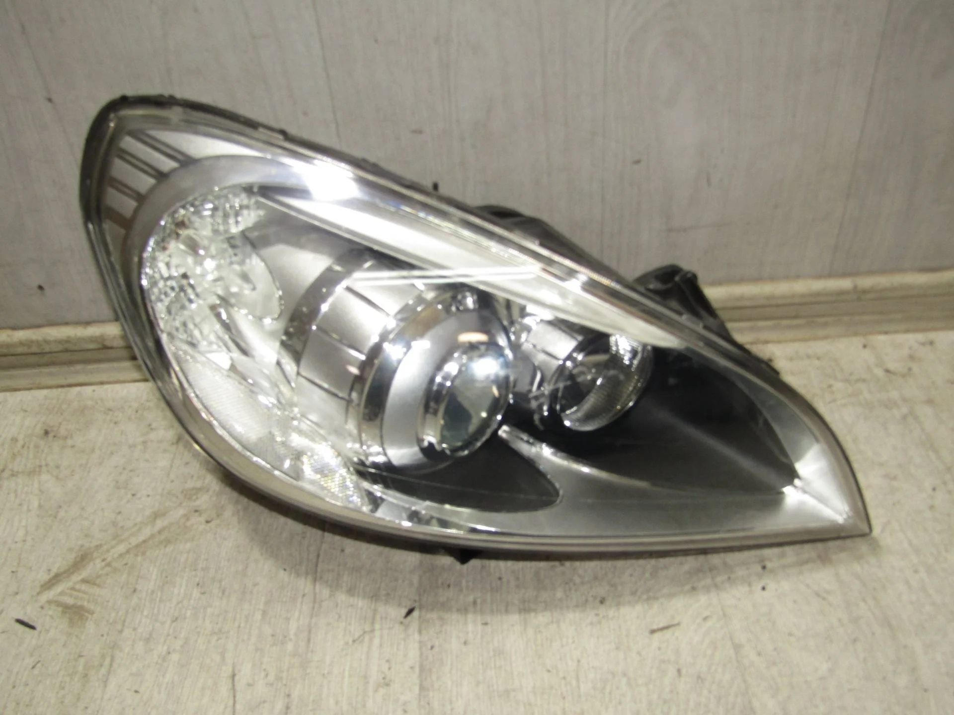 фара правая Volvo S60 2