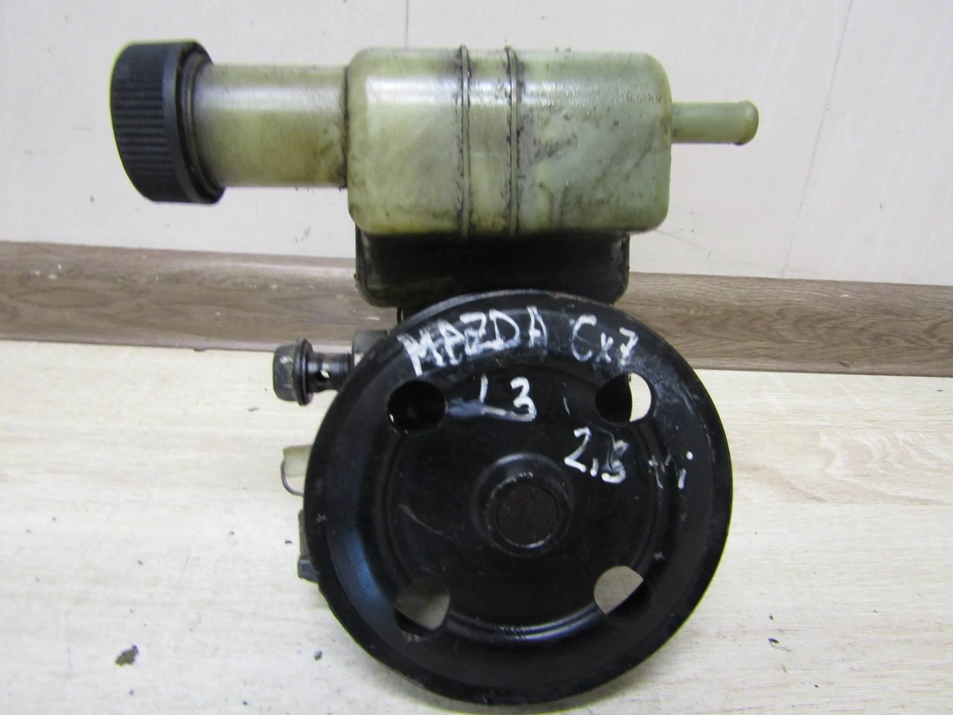 насос гидроусилителя руля Mazda CX-7