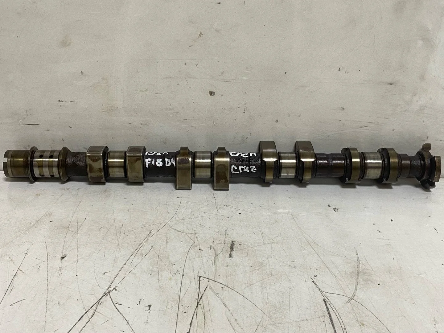 распредвал левый Chevrolet Cruze J300