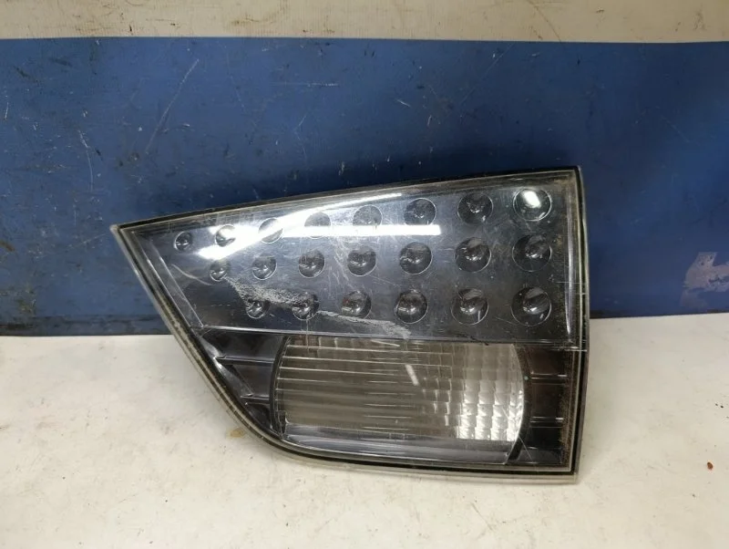 Фонарь внутренний Mitsubishi Outlander 2008 8331A064 CW5W, задний правый