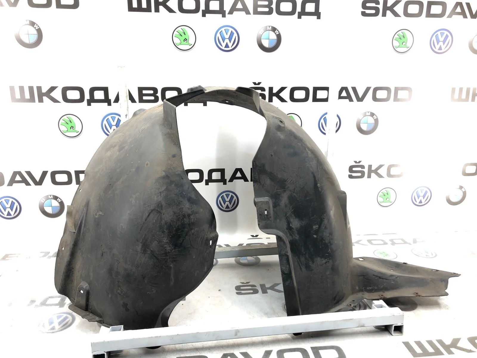 Подкрылок Skoda Yeti 2009 5L0809957 5L 2.0 CBDB, передний левый