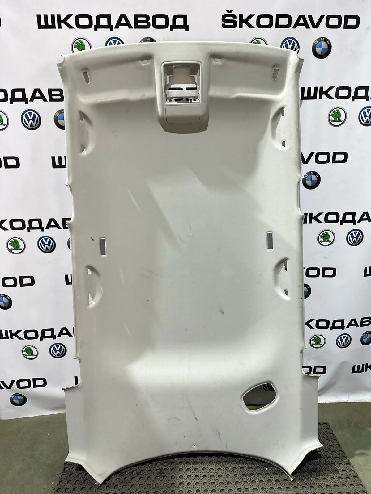 Обшивка потолка Skoda Yeti 2009 5L6867501H2AV 5L 2.0 CBDB