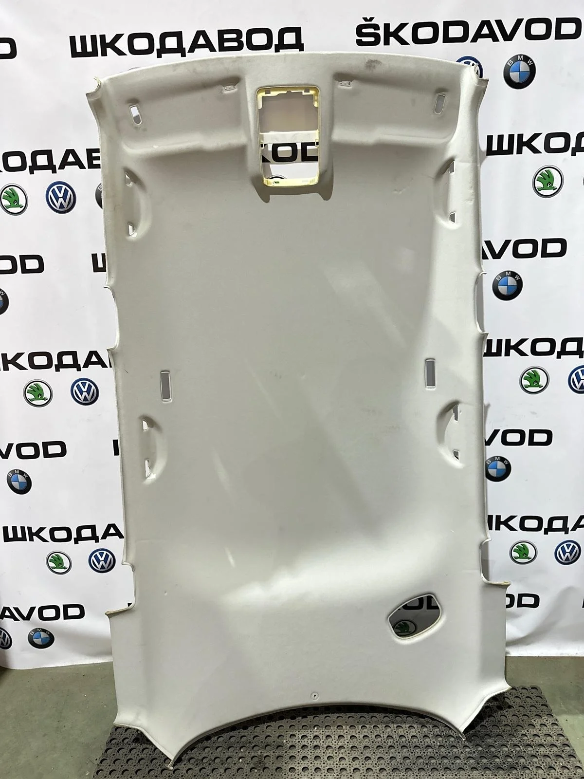 Обшивка потолка Skoda Yeti 2010 5L6867501H2AV 5L 2.0 CFHF