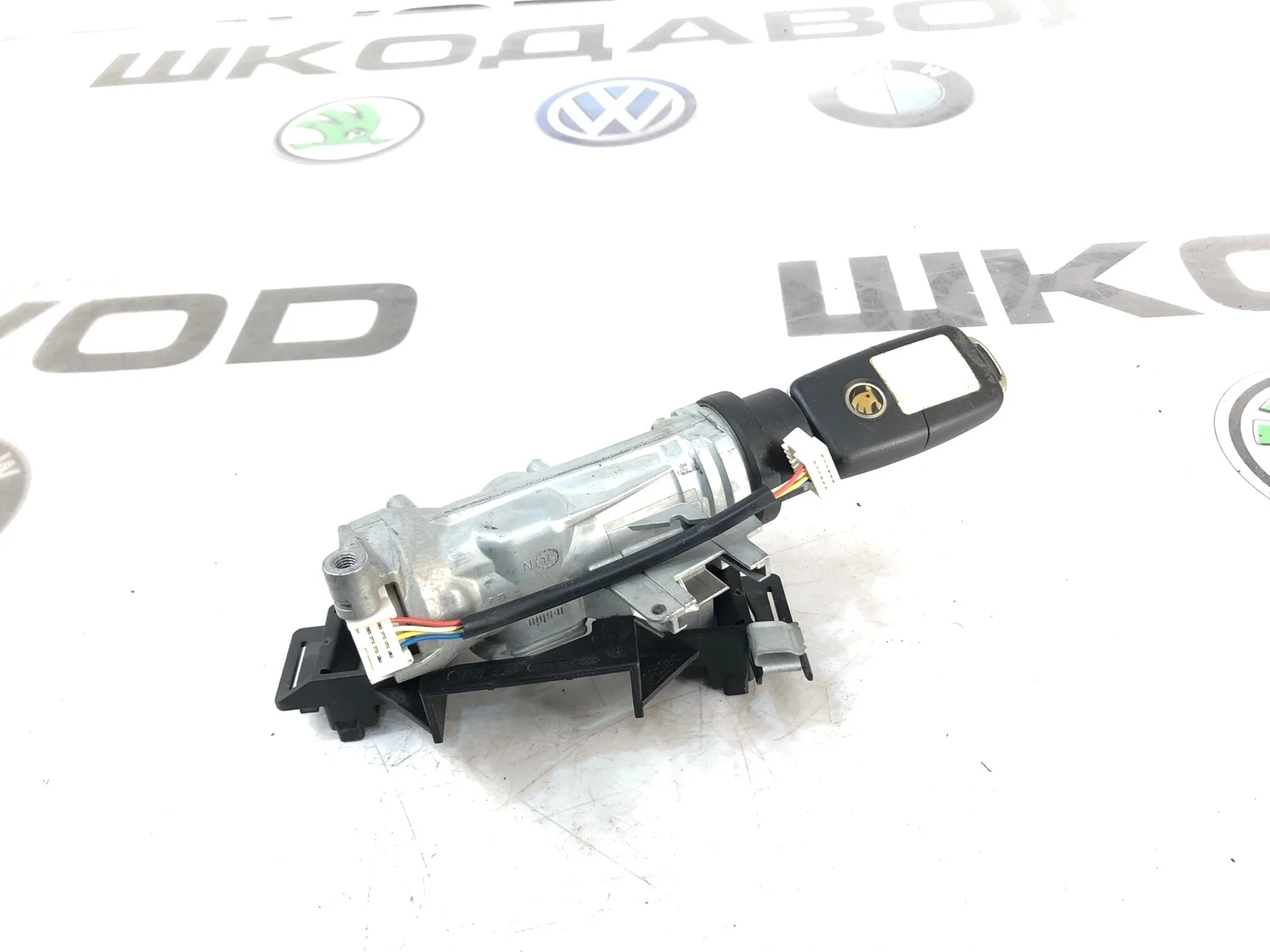 Замок зажигания Skoda Octavia 2012 1K0905851B A5 (1Z)