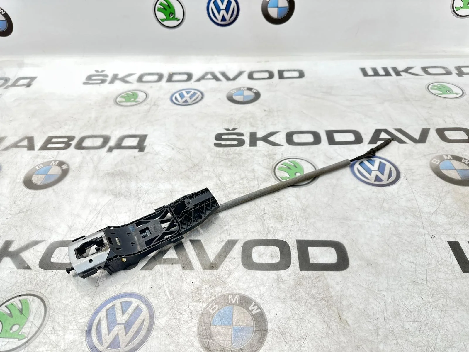 Кронштейн ручки двери Skoda Yeti 2009 5N0837885G 5L 1.8 CDAB, передний правый