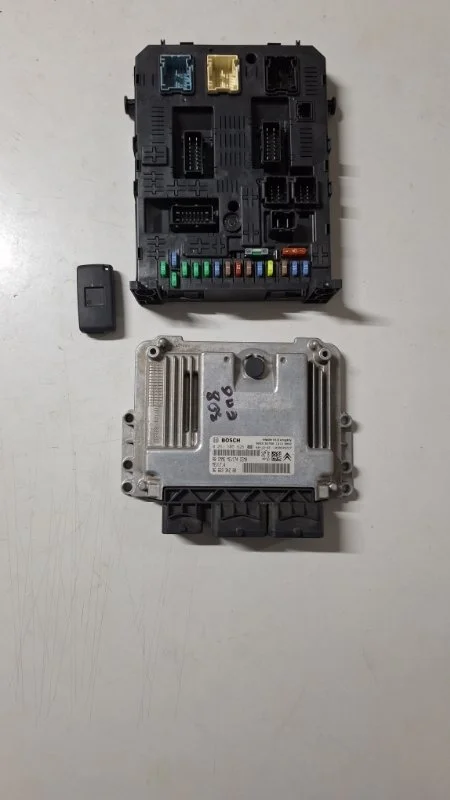 Комплект управления двигателем Peugeot 308 2007-2015 9666934280