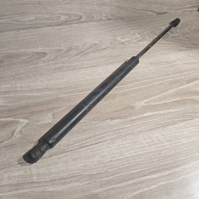 Амортизатор двери багажника Renault Megane 2002-2009 8200119498 2