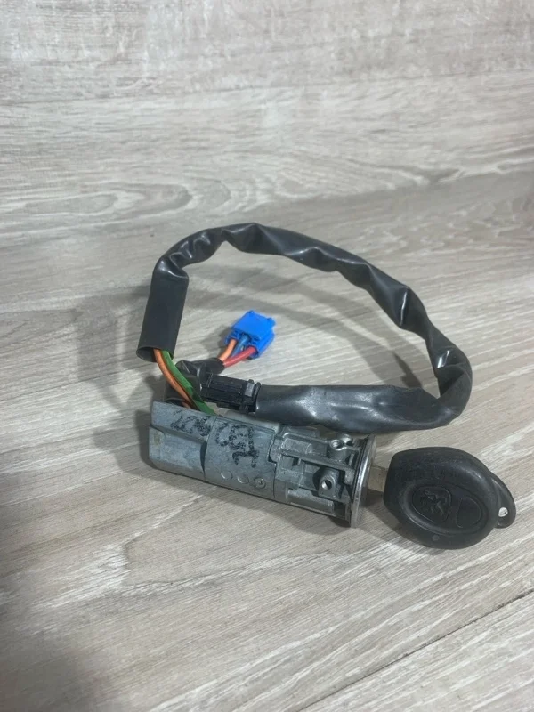 Замок зажигания Peugeot 206 2002-2009 4162Z1 ХЭТЧБЕК (5ДВ)