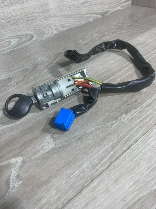 Замок зажигания Peugeot 206 2002-2009 4162Z1 ХЭТЧБЕК (5ДВ)