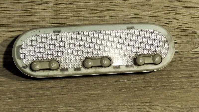 Плафон подсветки салона Renault Logan 2013-2018 8200073234 2