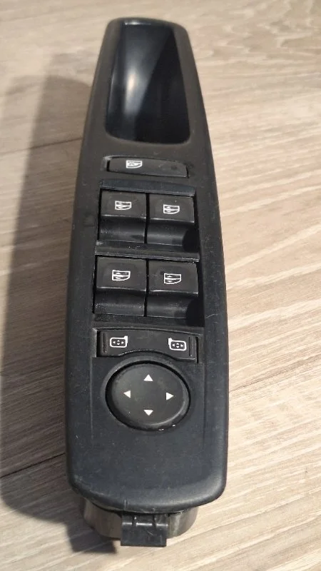 Блок управления стеклоподъемниками Renault Megane 2008-2014 809610016R 3, передний левый