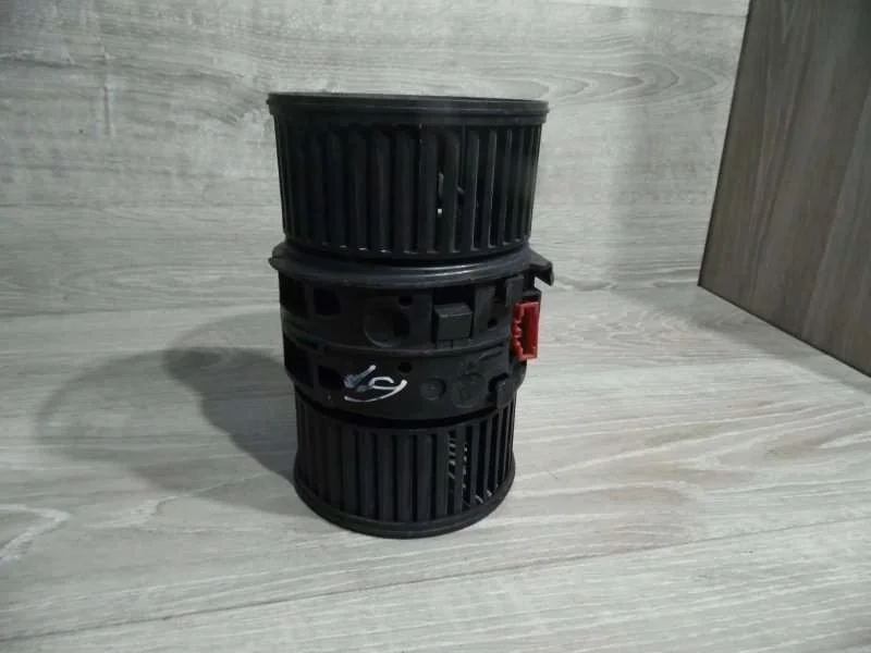 Мотор печки Renault Megane 2008-2016 T1001277N