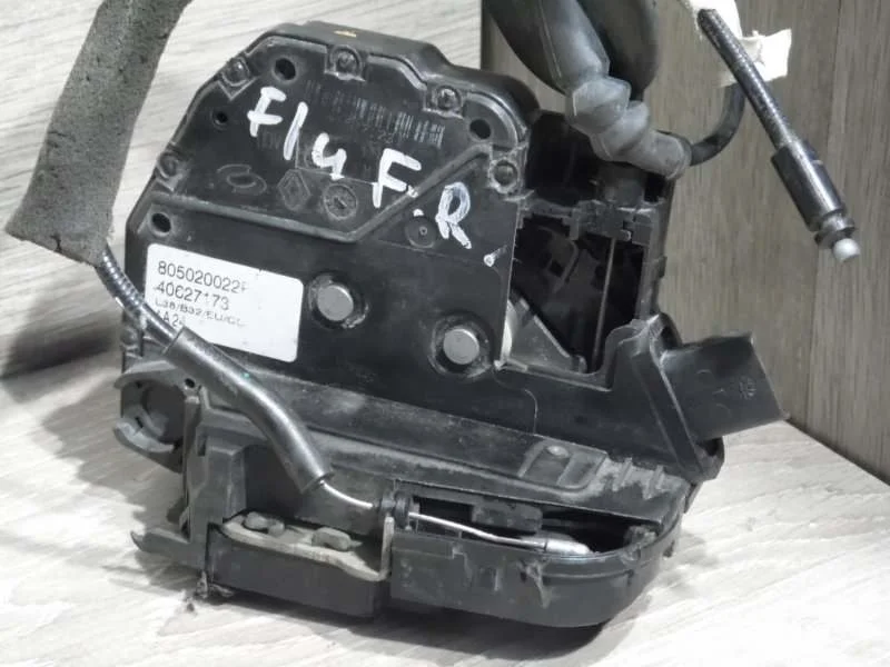 Замок боковой двери Renault Fluence 2009-2017 805020022R, передний правый