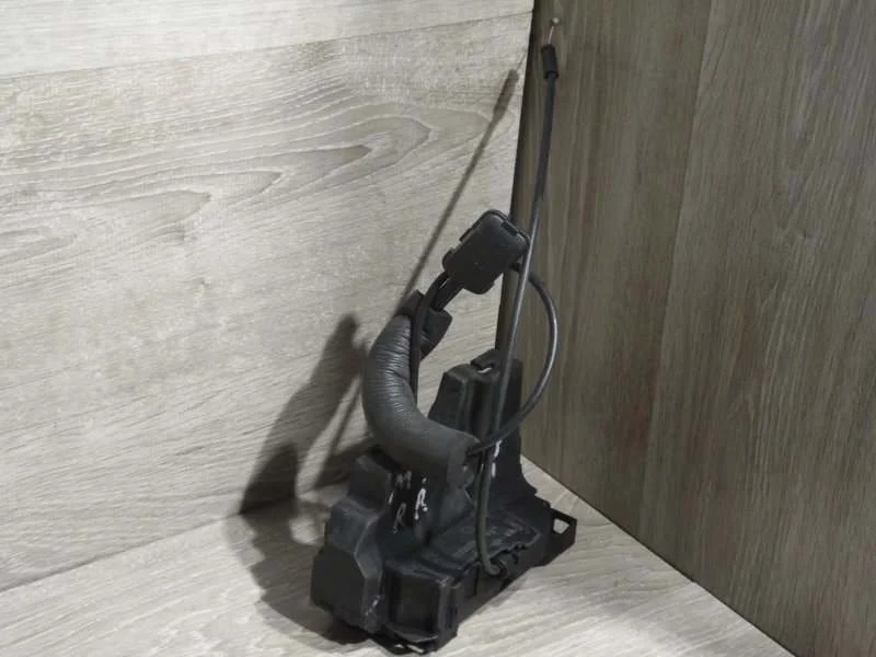 Замок боковой двери Renault Megane 2008-2014 805020022R 3, передний правый