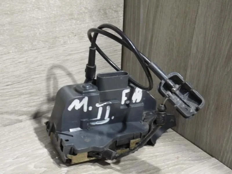 Замок боковой двери Renault Megane 2002-2010 8200027780 2, передний левый