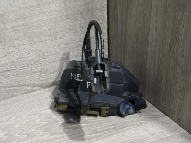 Замок боковой двери Renault Megane 2002-2010 8200027780 2, передний левый