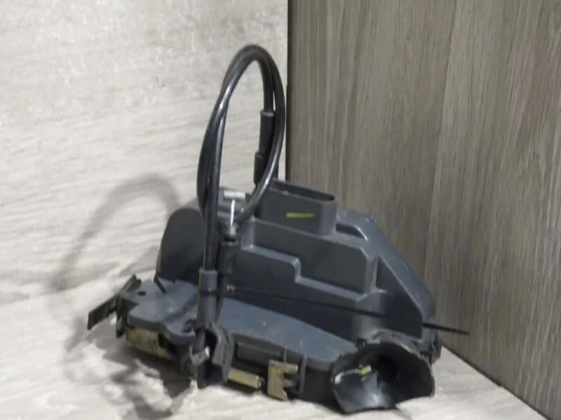 Замок боковой двери Renault Megane 2002-2010 8200027780 2, передний левый