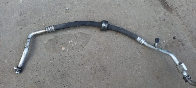 Трубка кондиционера Renault Logan 2015 924542041R СЕДАН K4M