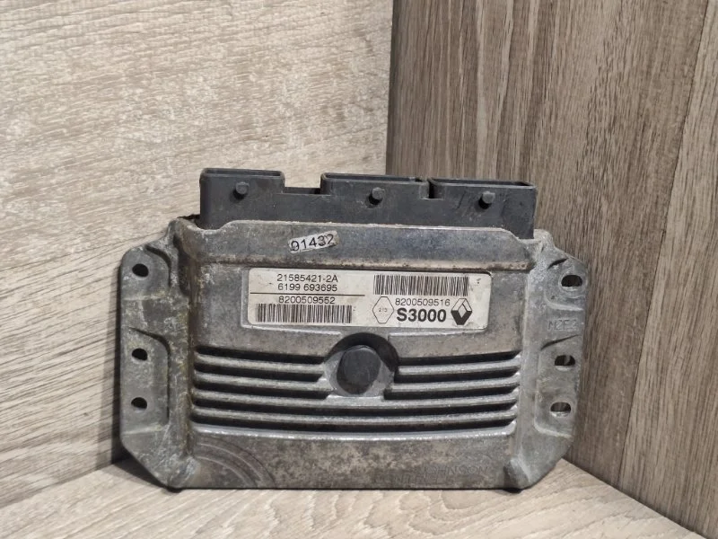 Блок управления двигателем Renault Scenic 2002-2010 8200509552 2
