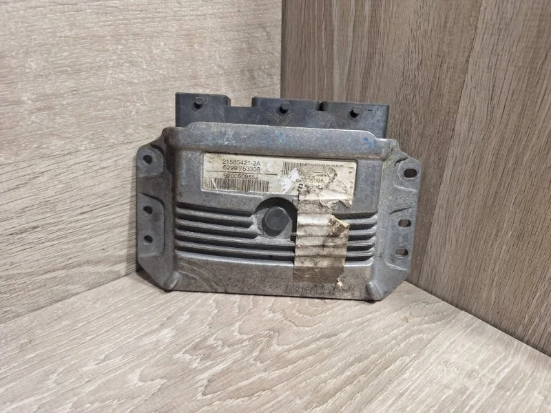 Блок управления двигателем Renault Megane 2002-2010 8200509552 2