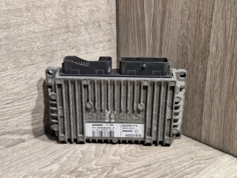 Блок управления АКПП Renault Megane 2002-2010 8200587176 2