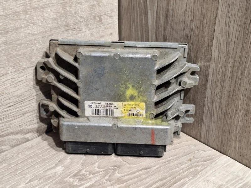 Блок управления двигателем Renault Logan 2004-2014 8200856659 1